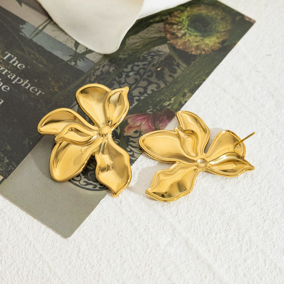 Wholesale Women's Geometric Stainless Steel Electroplated Flower Stud Earrings
