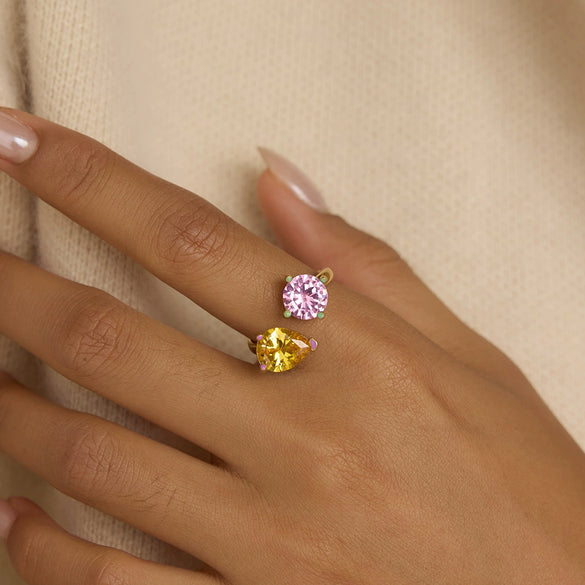 Wholesale Women's Geometric Stainless Steel Electroplated 18K Gold Yellow And Pink Dropshaped Zircon Ring Accessories