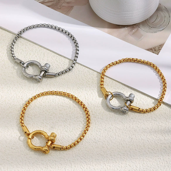 Wholesale Women's Geometric Stainless Steel Electroplated Pearl Chain Lock Pendant Bracelet