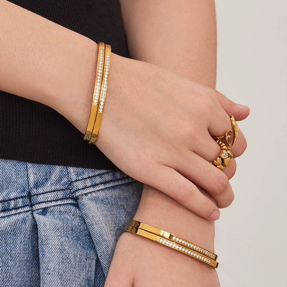 Wholesale Women's Geometric Stainless Steel Electroplated Ring Bracelet With Zirconia Inlay And 18K Real Gold Clasp Jewelry