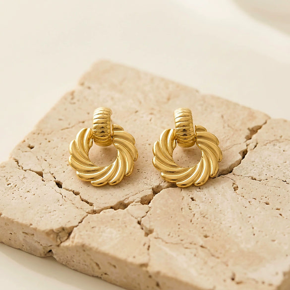 Wholesale Women's Geometric Stainless Steel Electroplated Threedimensional Spiral Twist Chic Earrings