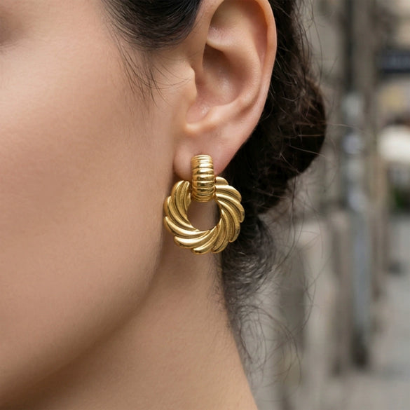Wholesale Women's Geometric Stainless Steel Electroplated Threedimensional Spiral Twist Chic Earrings