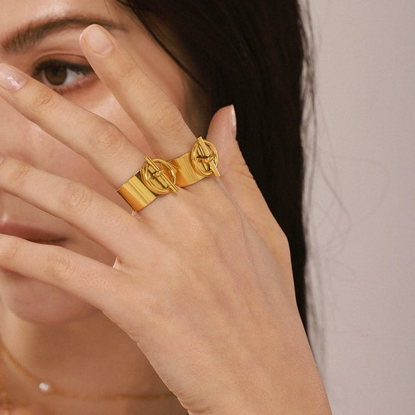 Wholesale Women's Geometric Stainless Steel Gold Plated Ferris Wheel Buckle Finger Ring Light Luxury Style