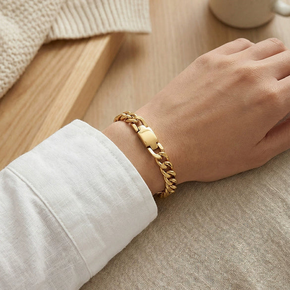 Wholesale Women's Geometric Stainless Steel Goldplated Ushaped Buckle Cuban Thick Chain Bracelet Light Luxury Fashion Jewelry