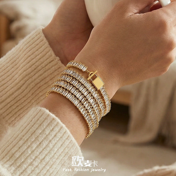 Wholesale Women's Geometric Stainless Steel Goldplated Zirconinlaid Chain Bracelet With Unique Lock Design