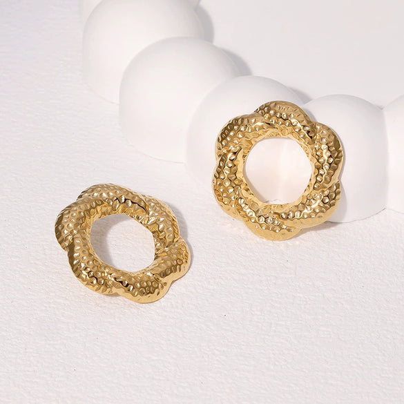 Wholesale Women's Geometric Stainless Steel Hammered Electroplated Stud Earrings And Flower Ring
