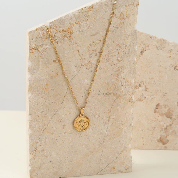 Wholesale Women's Geometric Stainless Steel 18K Gold Electroplated Eightpointed Star Round Pendant Necklace