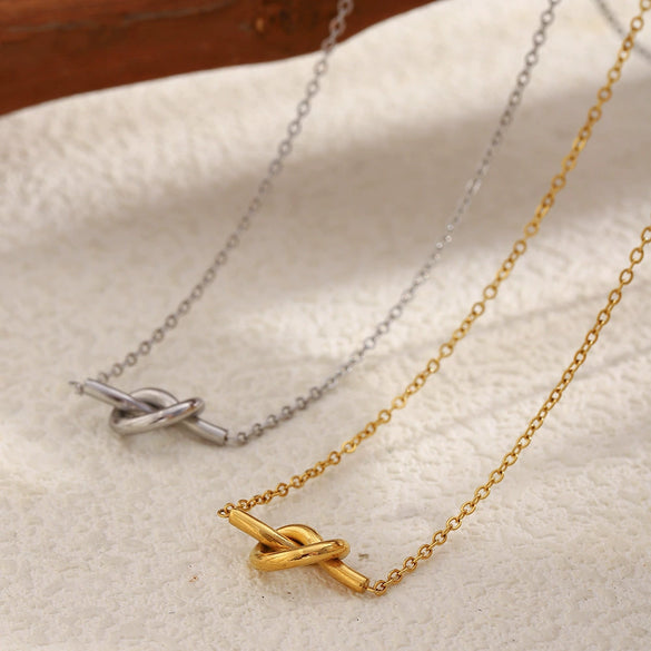Wholesale Women's Geometric Stainless Steel 18K Gold Plated Knotted Pendant Necklace Light Luxury Style