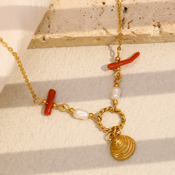 Wholesale Women's Geometric Stainless Steel 18K Gold Plated Pendant Necklace In Light Luxury Style