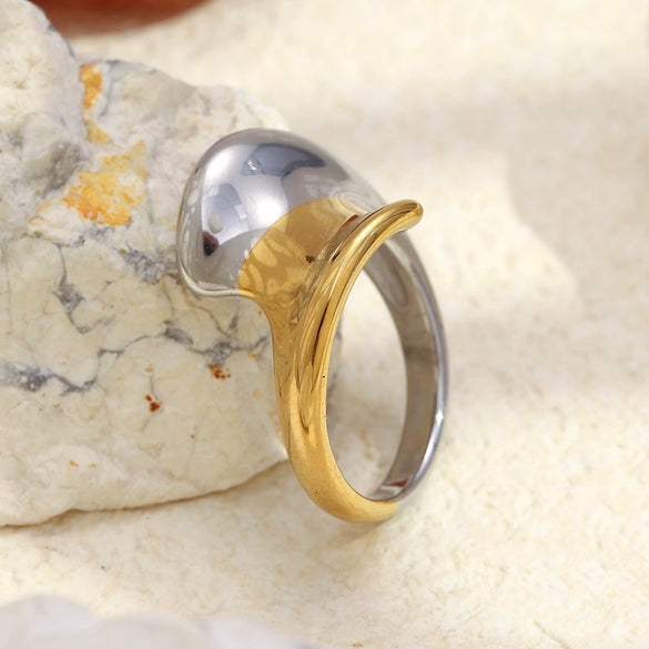 Wholesale Women's Geometric Stainless Steel 18K Gold Plated Twisted Symmetrical Ring Light Luxury Style