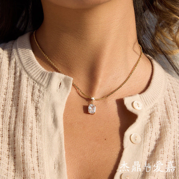 Wholesale Women's Geometric Stainless Steel Pendant Necklace With Vacuum Real Gold Plating In Pvd Furnace