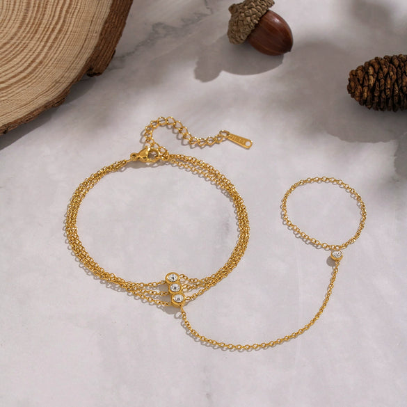 Wholesale Women's Geometric Stainless Steel Real Gold Plated Interlocking Bracelet Light Luxury Highend Jewelry