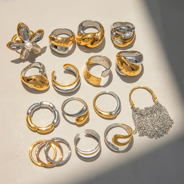 Wholesale Women's Geometric Stainless Steel Ring With Gold And Silver Color Matching Round Diamond And Electroplating Treatment