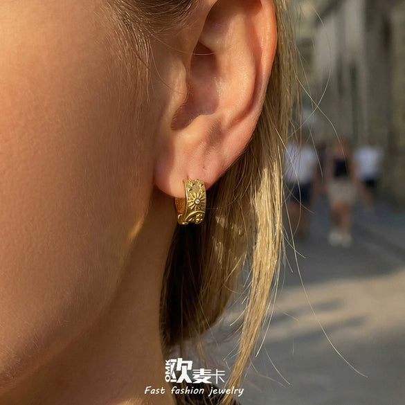 Wholesale Women's Geometric Stainless Steel Starmoon Floral Hoop Earrings Inlaid With Zircon And 18K Gold Plated