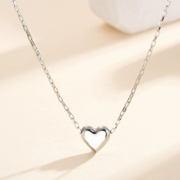 Wholesale Women's Geometric Stainless Steel Threedimensional Heart Electroplated Calendering Chain Necklace