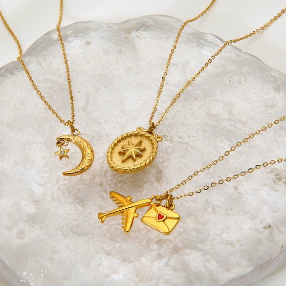 Wholesale Women's Geometric Star Moon Airplane Heart Envelope Pendant Stainless Steel Necklace With 18K Gold Plating And Oshaped Chain