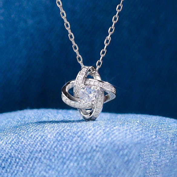 Wholesale Women's Geometric Sterling Silver Clover Eternal Knot Ochain Necklace With Electroplating