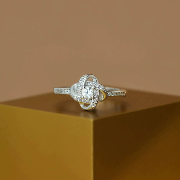 Wholesale Women's Geometric Sterling Silver Clover Ring Inlaid With Zircon And Electroplated
