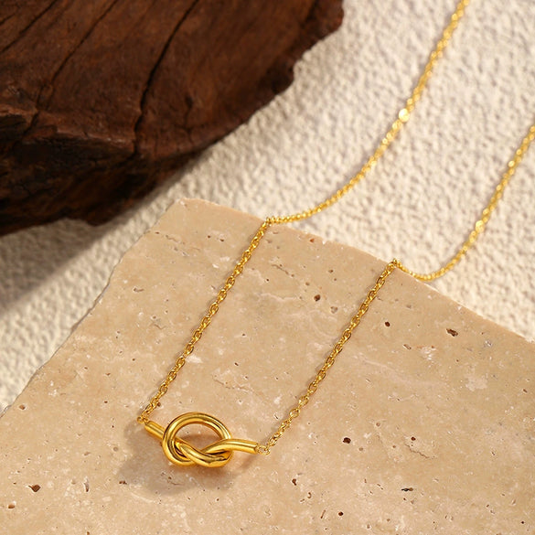 Wholesale Women's Geometric Titanium Steel Electroplated Clavicle Necklace