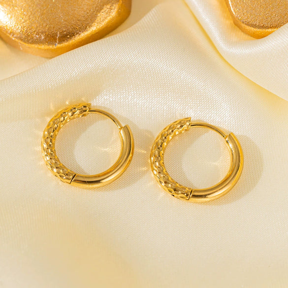 Wholesale Women's Geometric Titanium Steel Electroplated 18K Gold Round Earrings Simple Style