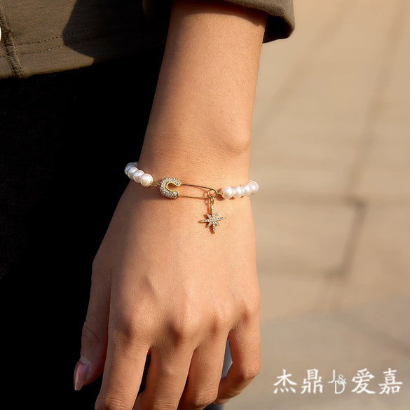 Wholesale Women's Geometric Titanium Steel Electroplated Rhinestone Star Imitation Pearl Bracelet