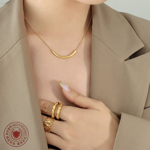 Wholesale Women's Geometric Titanium Steel Gold Plated Snake Bone Chain Necklace