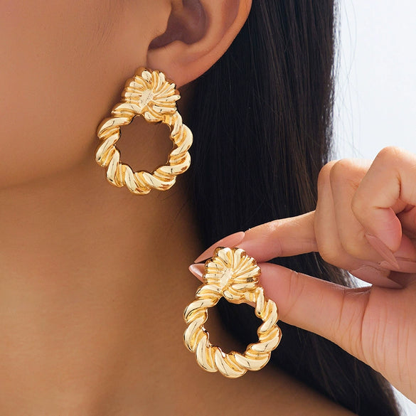 Wholesale Women's Geometric Twist Pattern Circle Alloy Earrings With Stainless Steel Ear Needles Electroplated