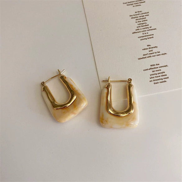 Wholesale Women's Geometric U Shaped Acrylic And Alloy Earrings With Retro Elegant Design And Electroplating Treatment
