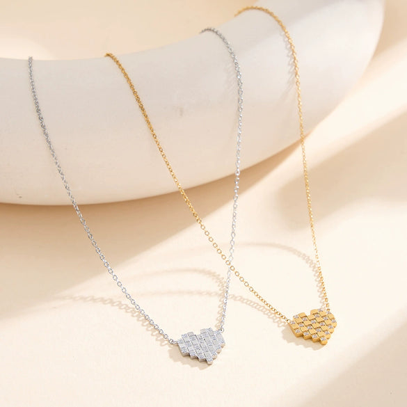 Wholesale Women's Geometric Zirconstudded Heart Pendant Necklace With Electroplated Calendering Chain