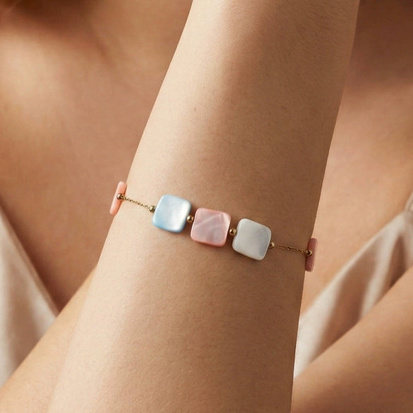 Wholesale Women's Glowing Nonfading Original Design Geometric Stainless Steel Bracelet With 18K Gold Vacuum Plating
