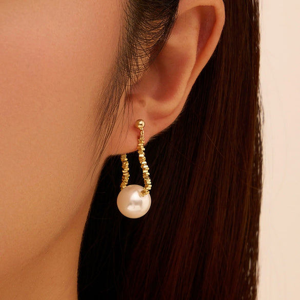 Wholesale Women's Glowing 925 Silver Electroplated Broken Silver Pearl Earrings Highend Minimalist Style