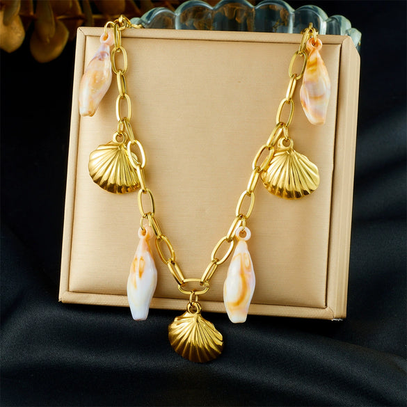Wholesale Women's Goldplated Stainless Steel Heart Shape And Flower Pattern Hollow Pendant Necklace With Cross Chain