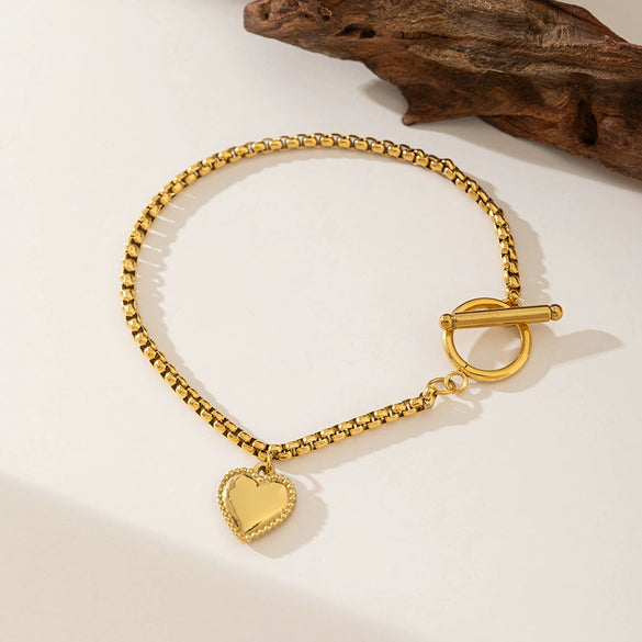 Wholesale Women's Heart Shape Electroplated Titanium Steel Love Bracelet Luxury Jewelry