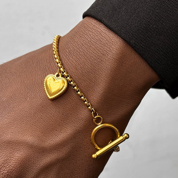 Wholesale Women's Heart Shape Electroplated Titanium Steel Love Bracelet Luxury Jewelry