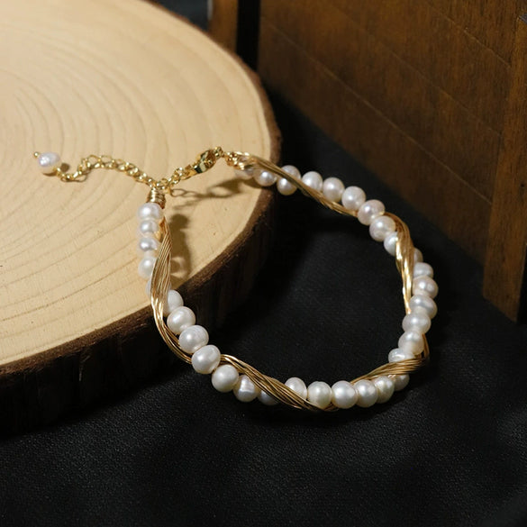 Wholesale Women's Heart Shaped Freshwater Pearl Beaded Copper Bracelet With Geometric Design And Electroplating