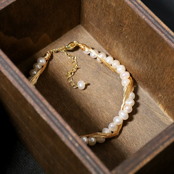 Wholesale Women's Heart Shaped Freshwater Pearl Beaded Copper Bracelet With Geometric Design And Electroplating