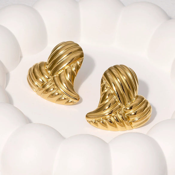 Wholesale Women's Heart Striped Asymmetric Titanium Steel And Stainless Steel Earrings With Electroplating
