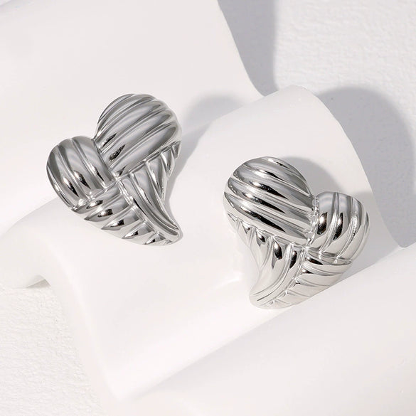 Wholesale Women's Heart Striped Asymmetric Titanium Steel And Stainless Steel Earrings With Electroplating