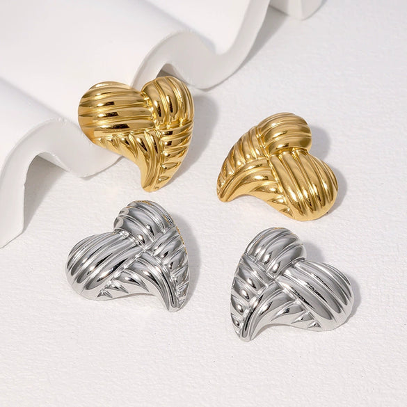 Wholesale Women's Heart Striped Asymmetric Titanium Steel And Stainless Steel Earrings With Electroplating