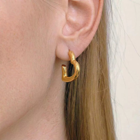 Wholesale Women's Heartshaped Real Gold Plated Stainless Steel Hoop Earrings Versatile Style