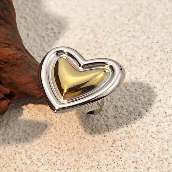 Wholesale Women's Heartshaped Stainless Steel Ring With Gold And Silver Splicing And Electroplating Design