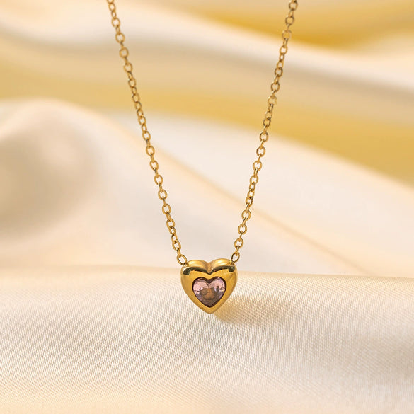 Wholesale Women's Heartshaped Titanium Steel Electroplated Necklace With O Word Chain