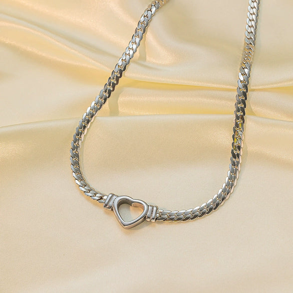 Wholesale Women's Heartshaped Titanium Steel Electroplated Necklace With O Word Chain