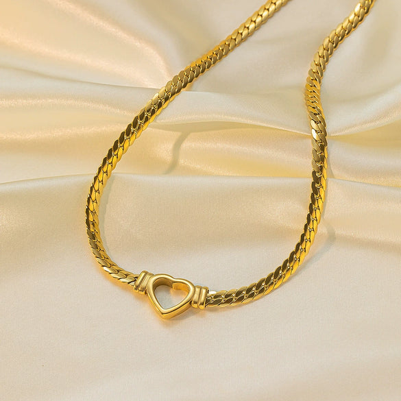 Wholesale Women's Heartshaped Titanium Steel Electroplated Necklace With O Word Chain