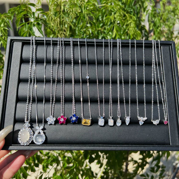 Wholesale Women's Highend S925 Sterling Silver Clavicle Chain With Flower And Oval Shaped Pendant And Electroplating