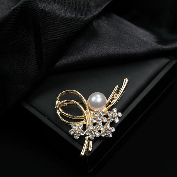 Wholesale Women's Highend Zinc Alloy Flower Brooch For Fixed Clothes With Electroplating
