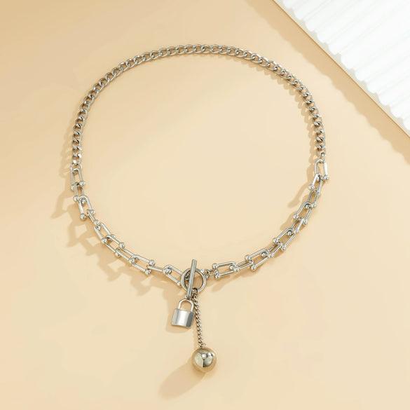 Wholesale Women's Hip Hop Style Iron Chain Alloy Heart Shape Pendant Necklace With Electroplating Treatment