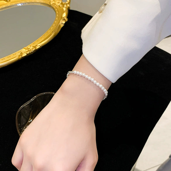 Wholesale Women's Imitation Pearl Bracelet With Geometric Pattern And Electroplating Treatment