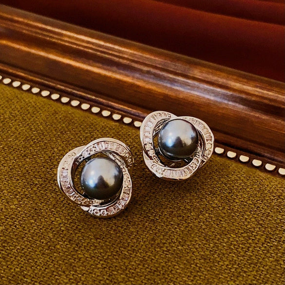 Wholesale Women's Imitation Pearl Geometric Style Electroplated Earrings