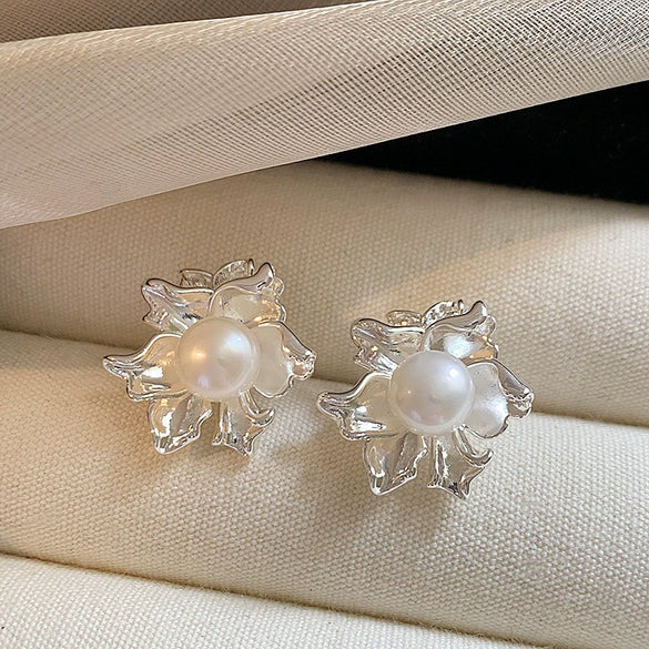 Wholesale Women's Imitation Pearl Geometric Style Electroplated Earrings